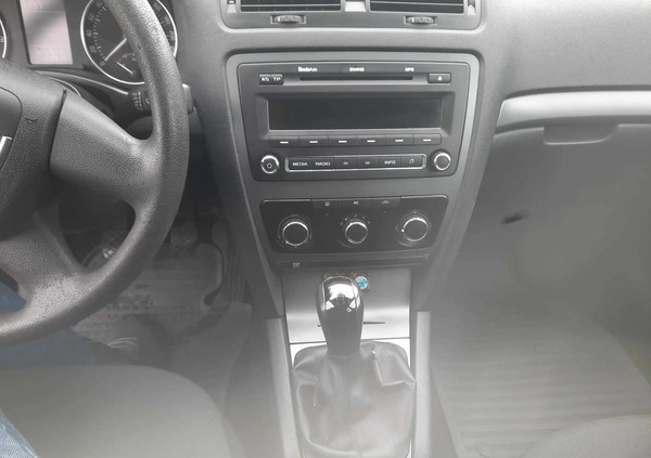 Skoda Octavia cena 19900 przebieg: 112000, rok produkcji 2009 z Zgierz małe 67